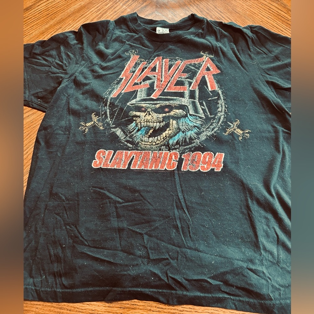 Men’s size medium Slayer 1994 t shirt. No holes or blemishes